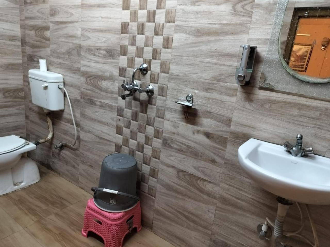Ds Residency Varanasi-Prime Location-Parking Экстерьер фото