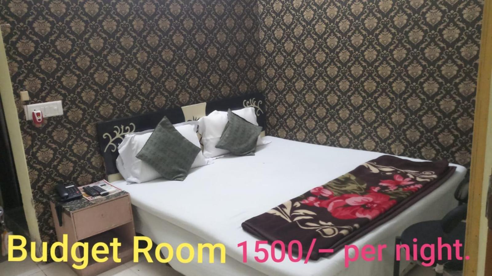 Ds Residency Varanasi-Prime Location-Parking Экстерьер фото