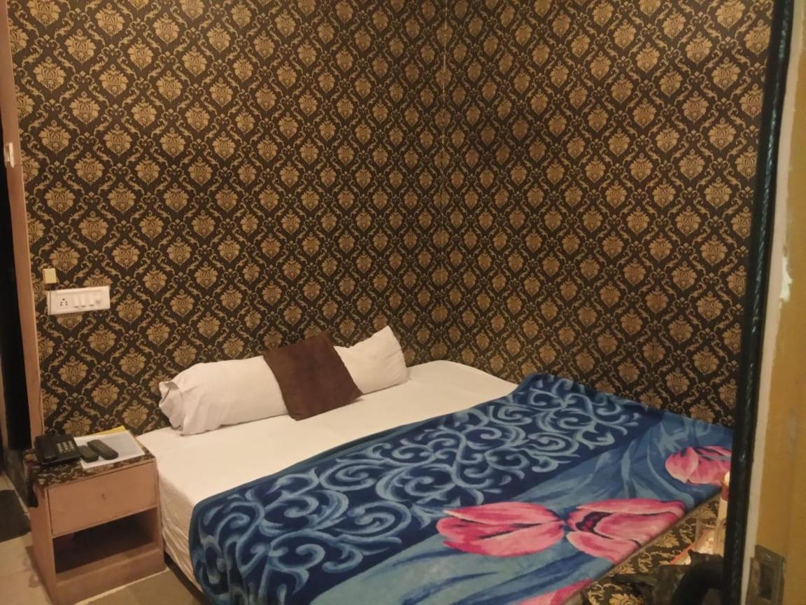 Ds Residency Varanasi-Prime Location-Parking Экстерьер фото