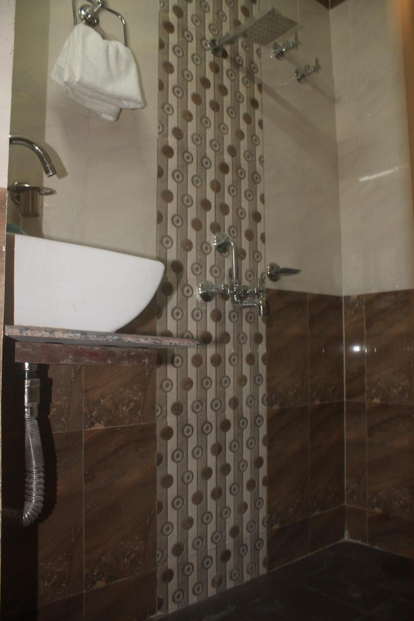 Ds Residency Varanasi-Prime Location-Parking Экстерьер фото